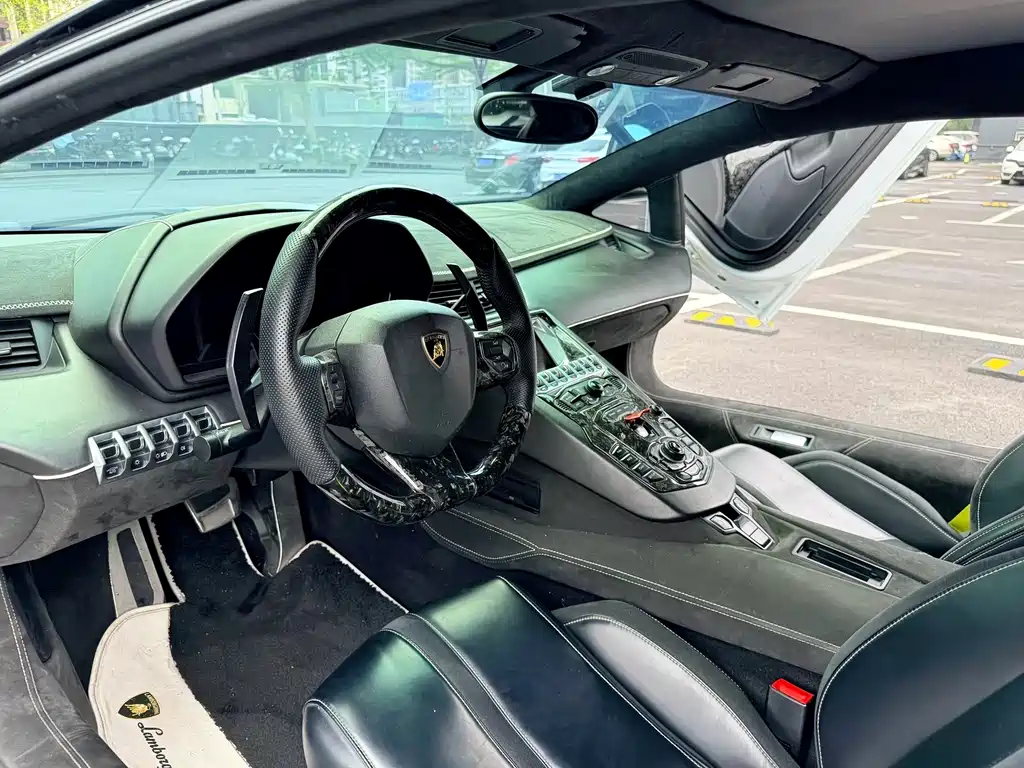 Lamborghini Aventador 2011 LP 700-4