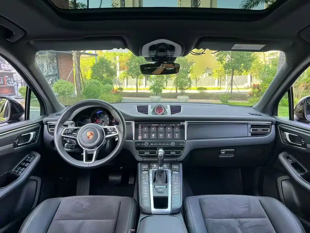 Porsche Macan — миниатюра 10