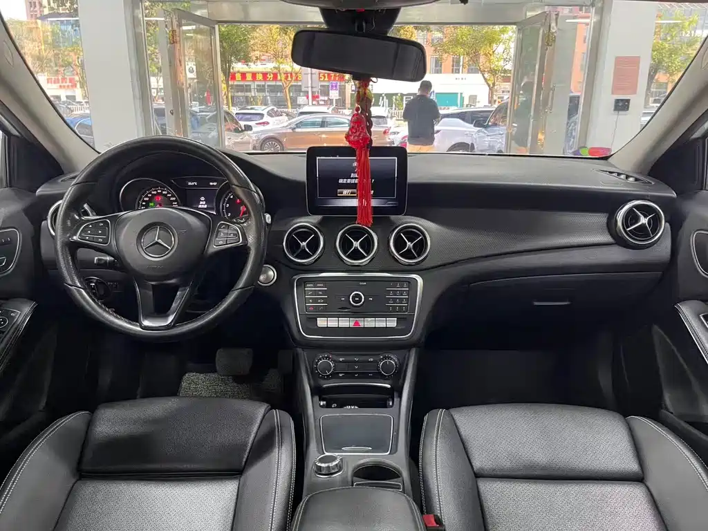 Mercedes-Benz GLA — миниатюра 9