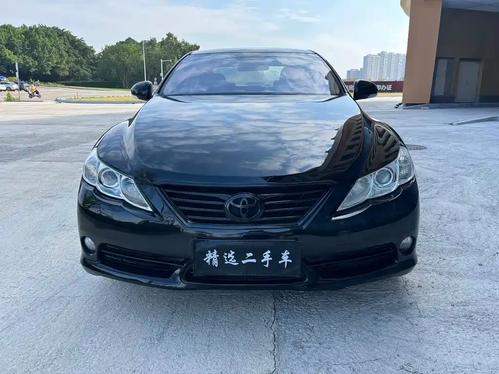 Toyota Reiz 2011