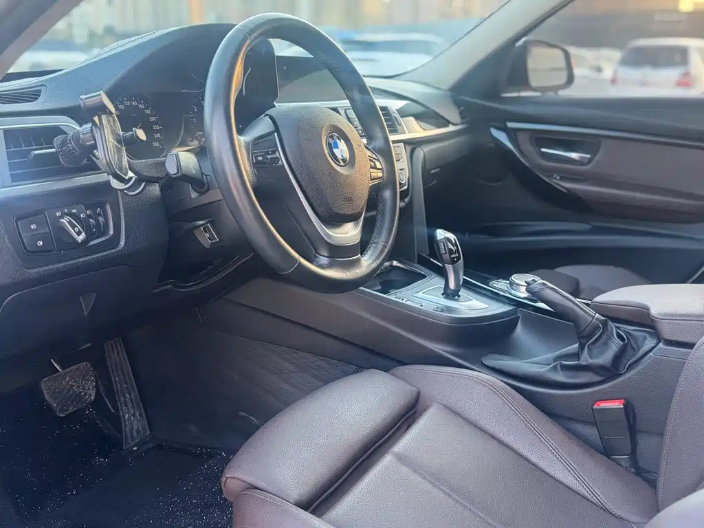 BMW 3 Series — миниатюра 4