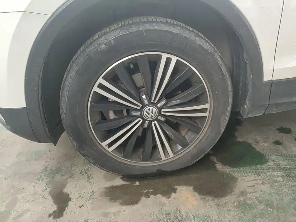 Volkswagen Tiguan L — миниатюра 23