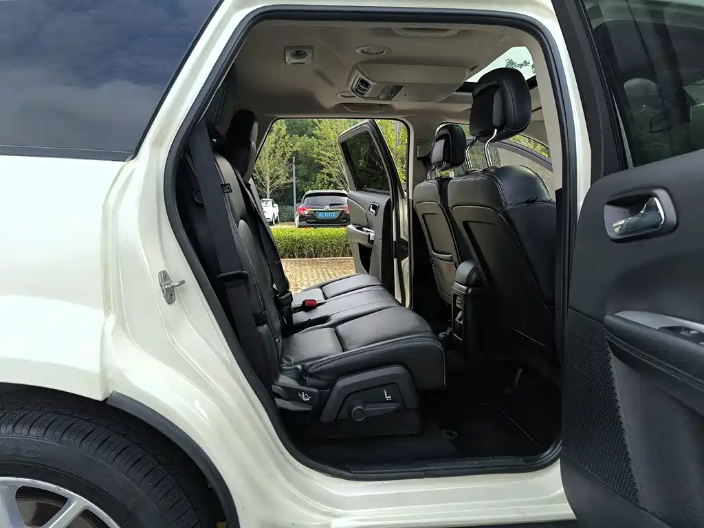 Dodge Journey — миниатюра 10