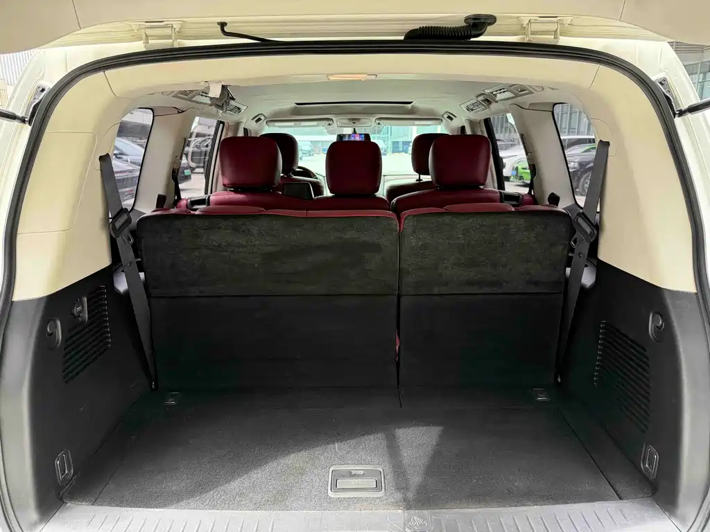 Nissan Patrol — миниатюра 13