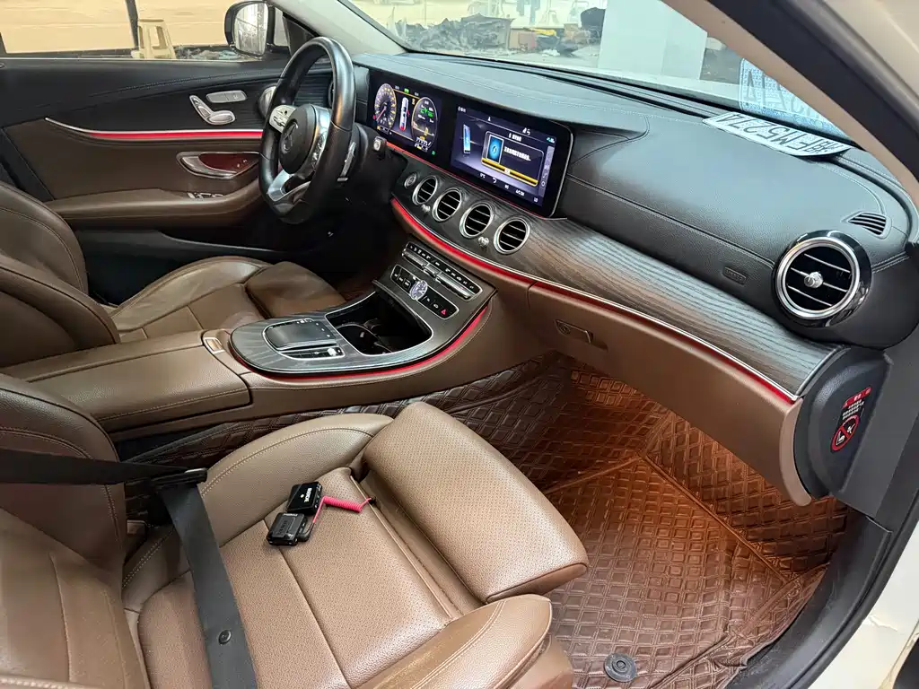 Mercedes-Benz E-Class — миниатюра 8