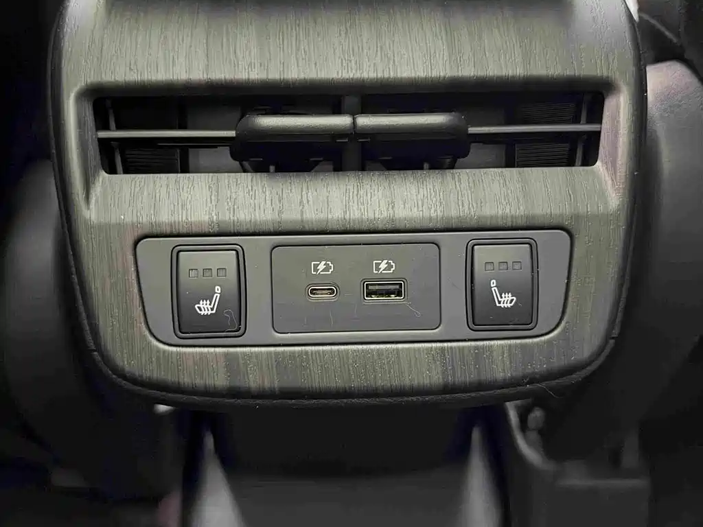 Nissan Ariya — миниатюра 16
