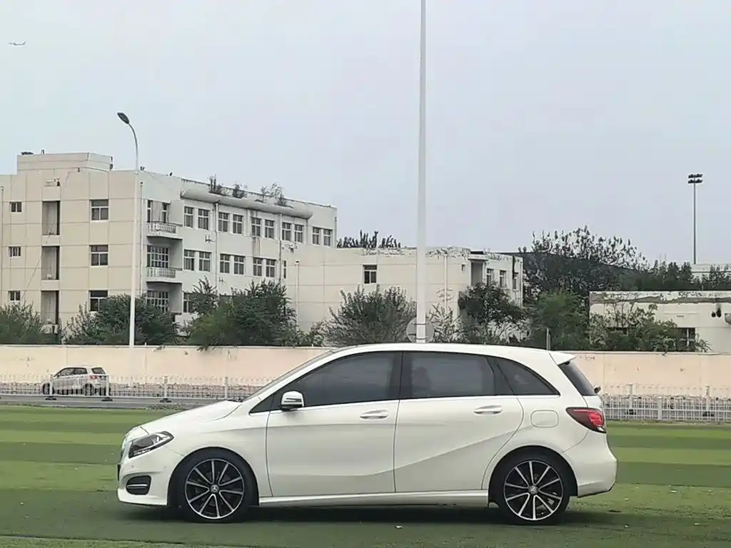 Mercedes-Benz B-Class — миниатюра 5