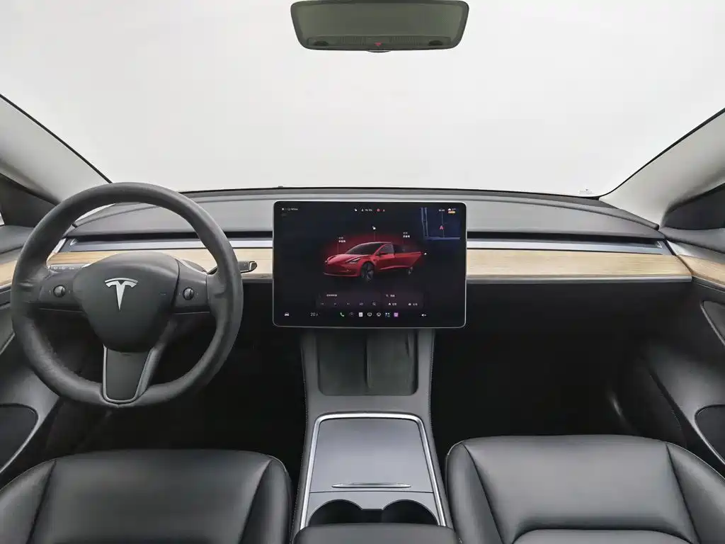 Tesla Model 3 — миниатюра 5