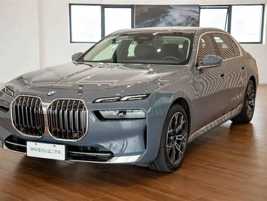BMW 7 Series — миниатюра 2