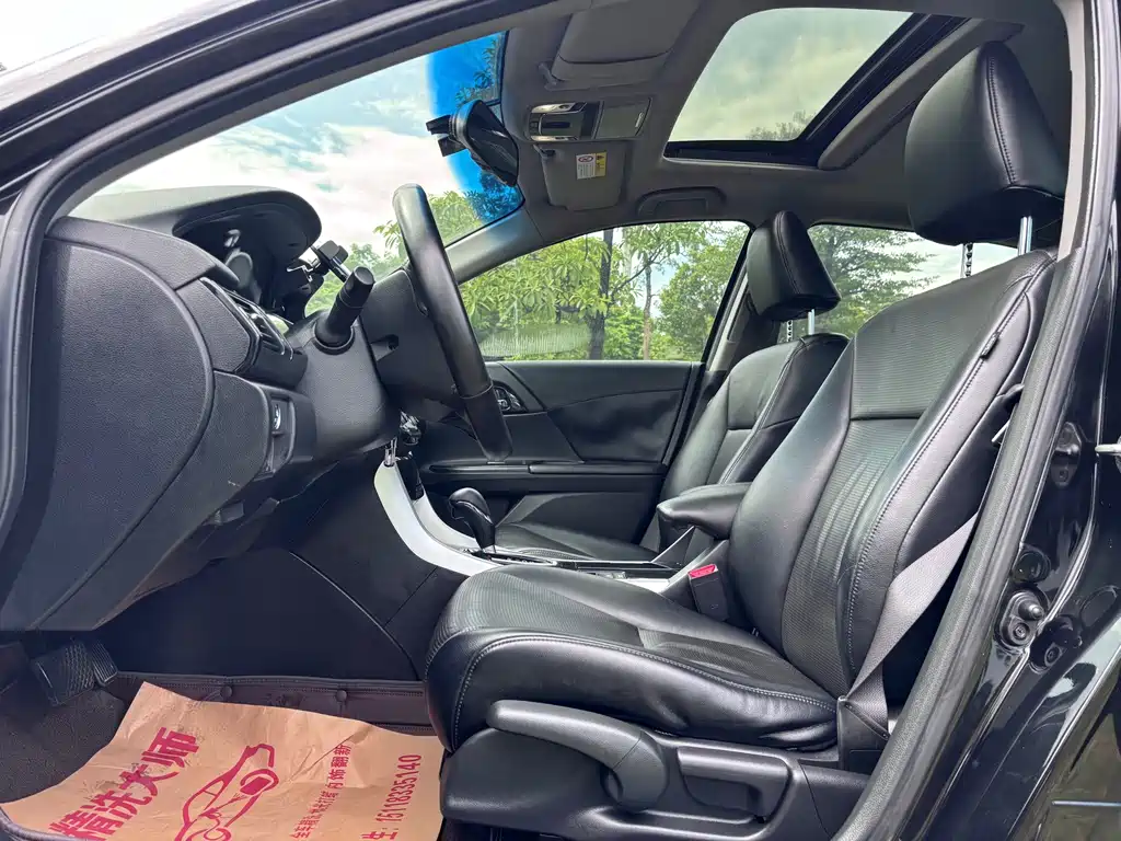 Honda Accord — миниатюра 13