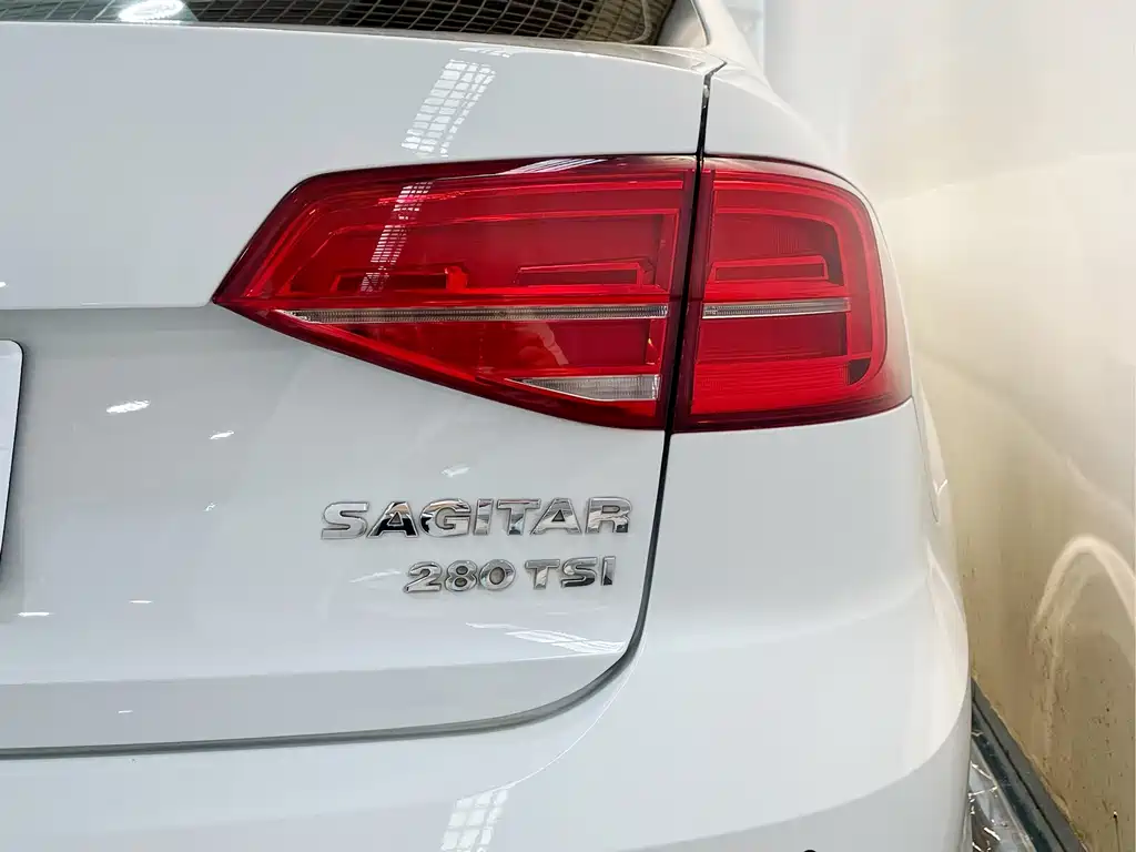 Volkswagen Sagitar — миниатюра 8