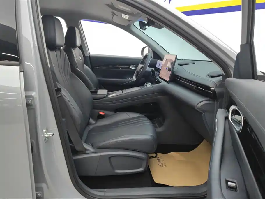 GEELY GALAXY GALAXY E5