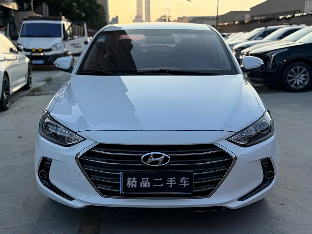 Hyundai Elantra — миниатюра 2