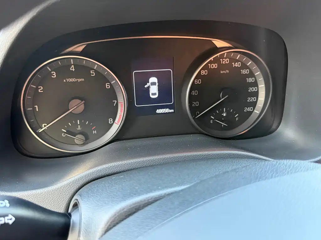 Hyundai Elantra — миниатюра 9