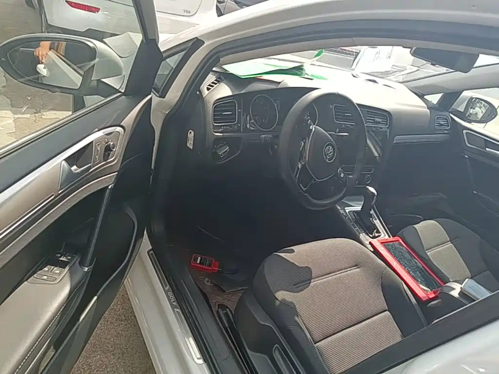 Volkswagen Golf — миниатюра 12