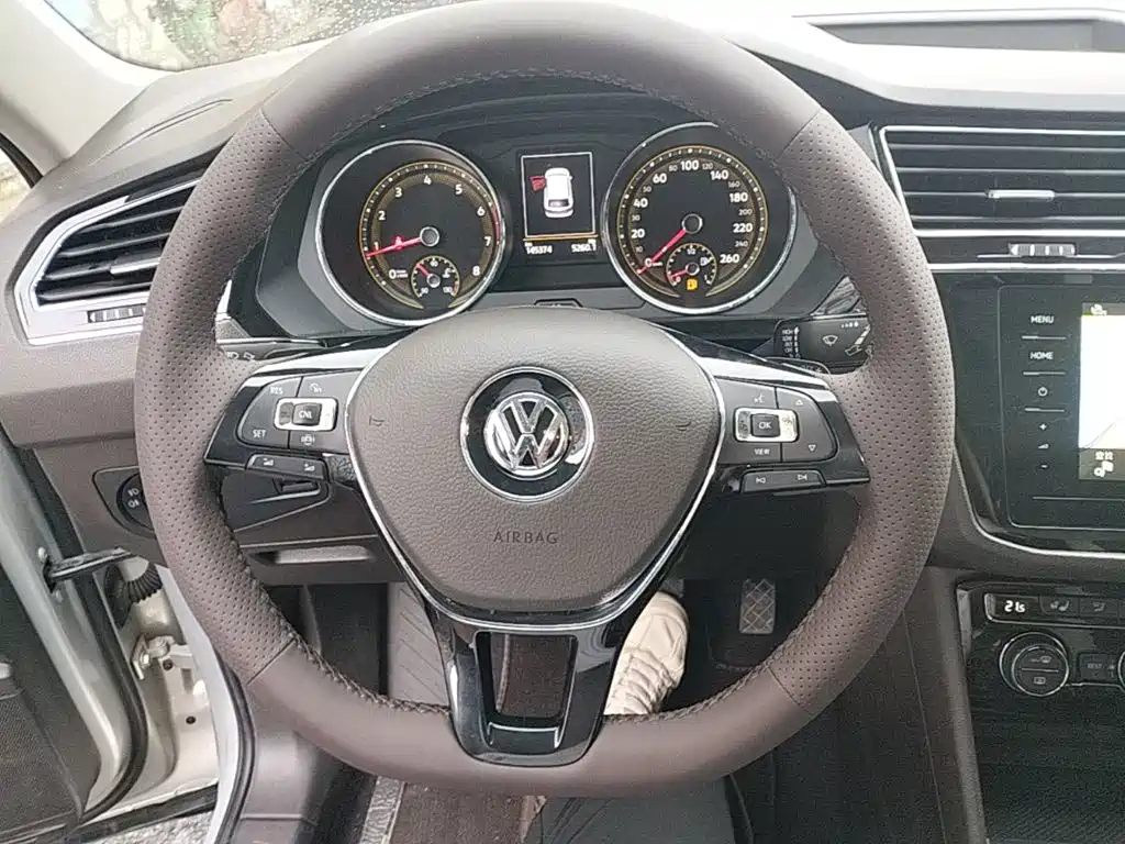 Volkswagen Tiguan L — миниатюра 11