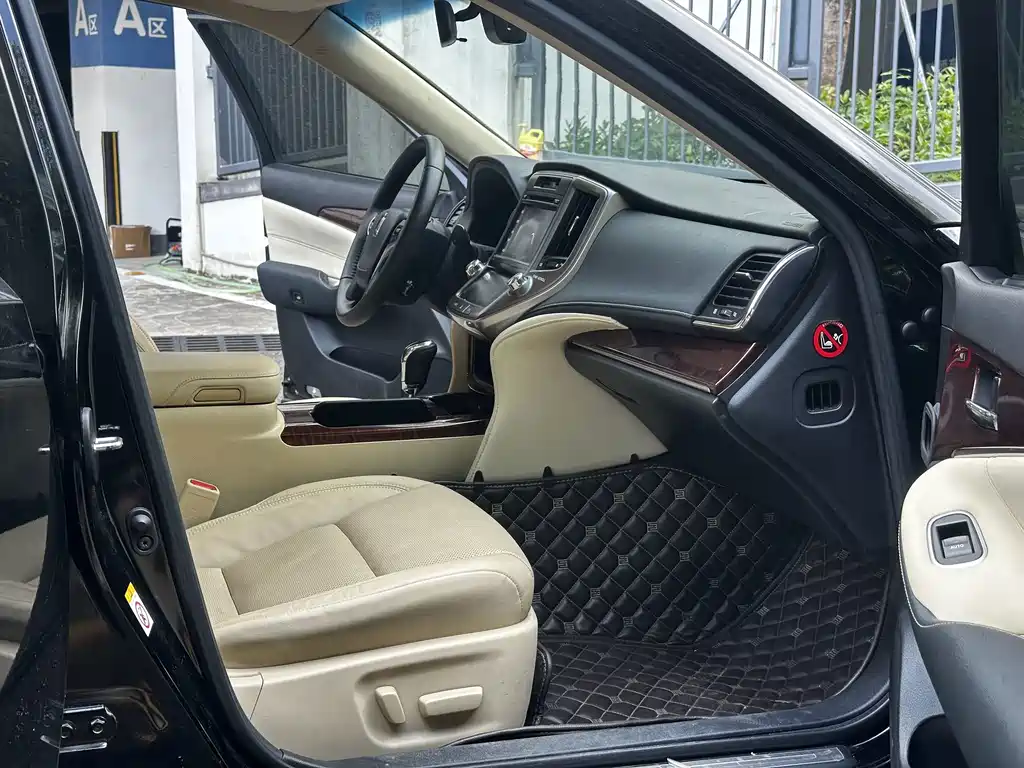 Toyota Crown — миниатюра 11