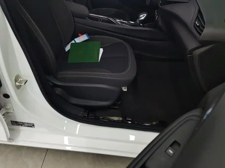 Buick Verano — миниатюра 8