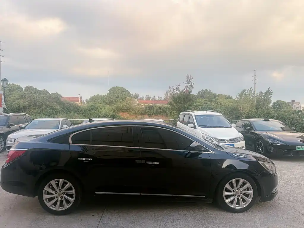 Buick LaCrosse — миниатюра 5