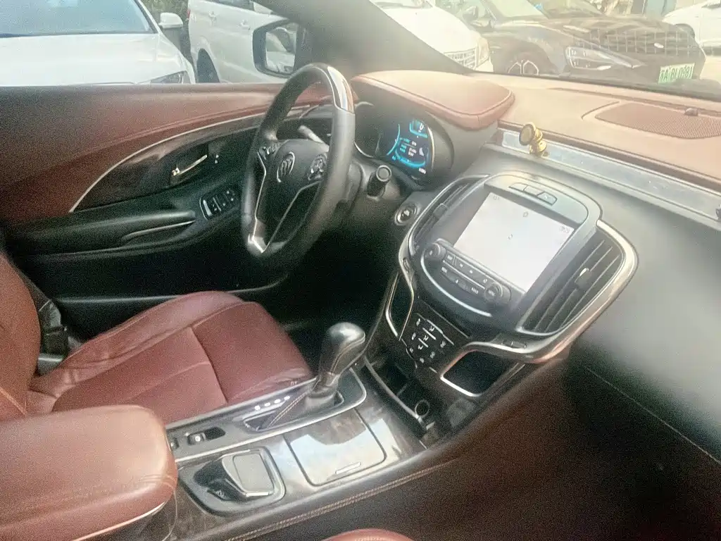 Buick LaCrosse — миниатюра 17