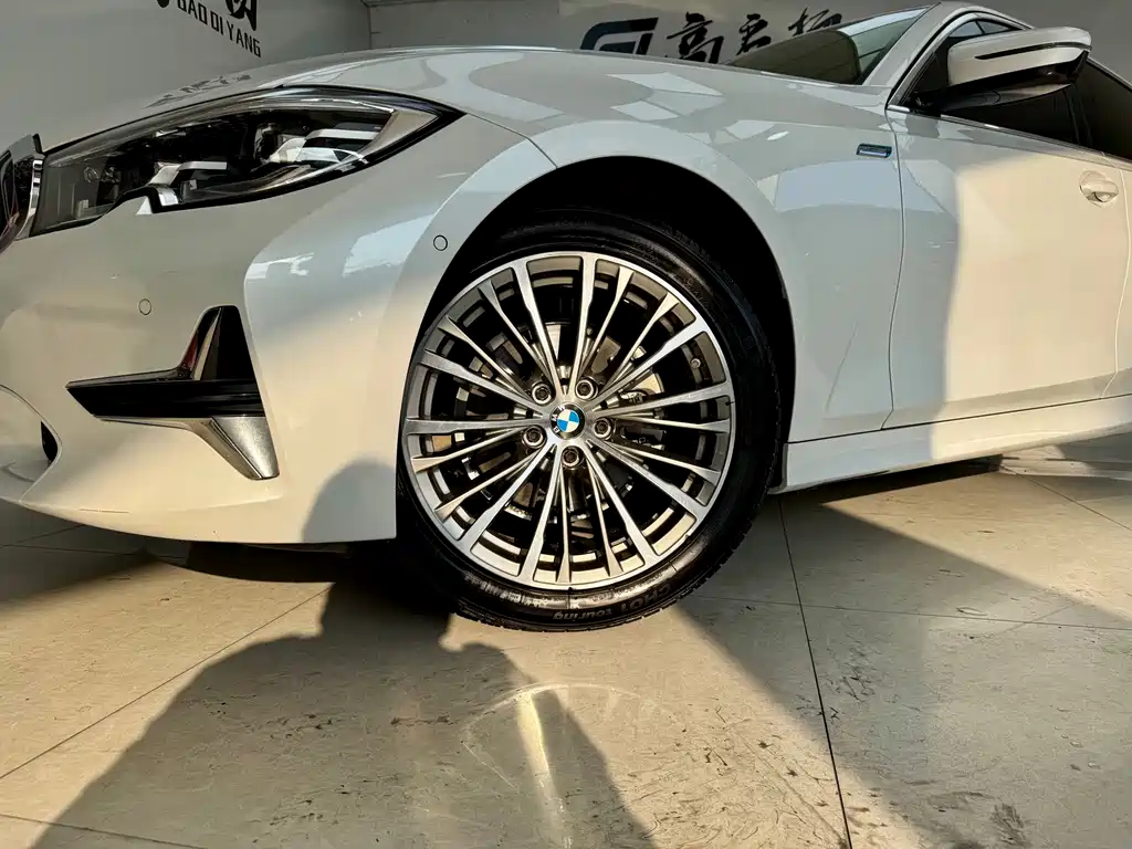 BMW 3 Series — миниатюра 19