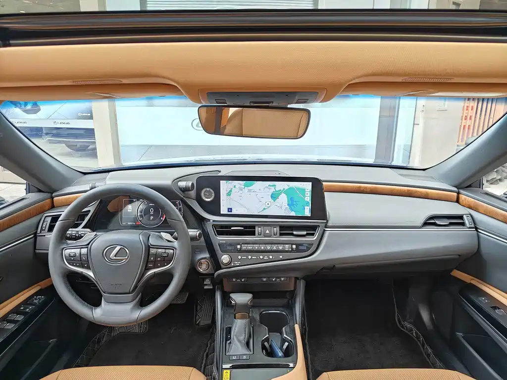 Lexus ES — миниатюра 9