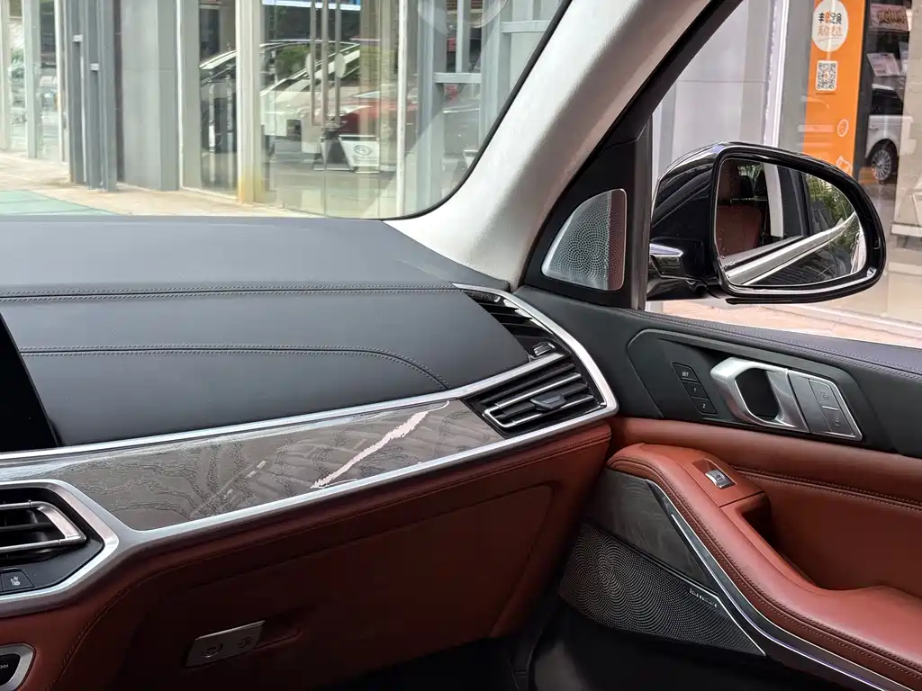 BMW X7 — миниатюра 15