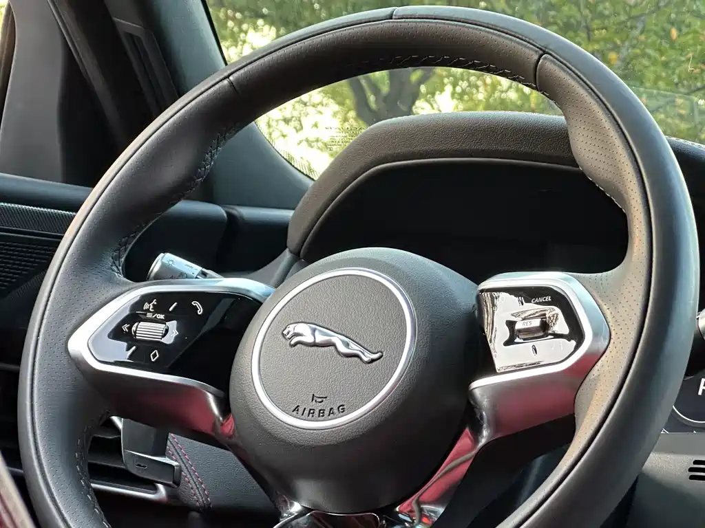 Jaguar XEL — миниатюра 4