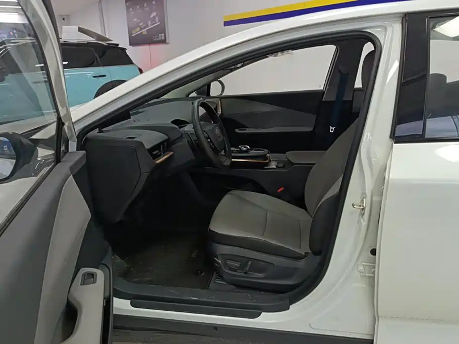 Toyota bZ3 — миниатюра 9