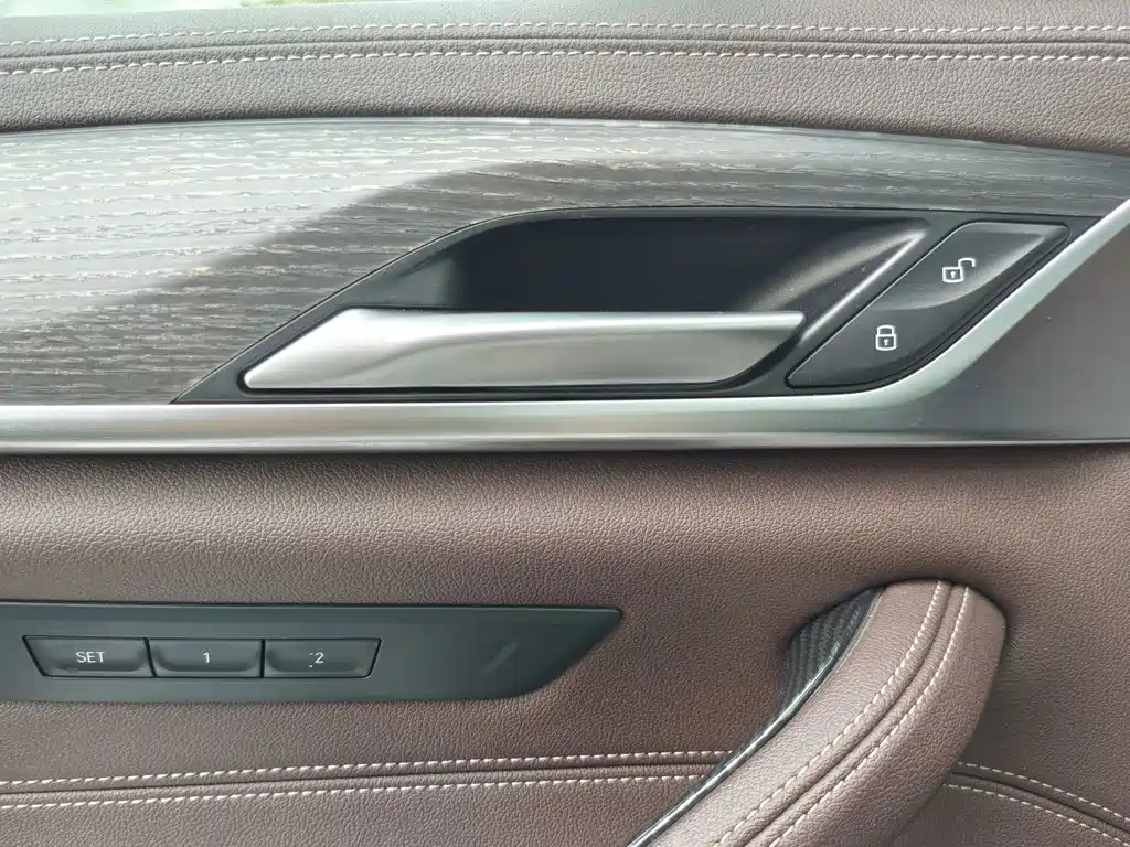 BMW 5 Series — миниатюра 31