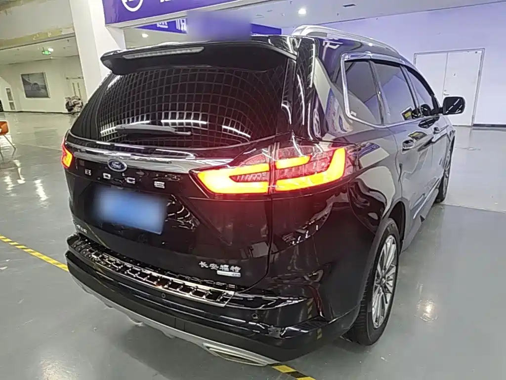 Ford Edge — миниатюра 7
