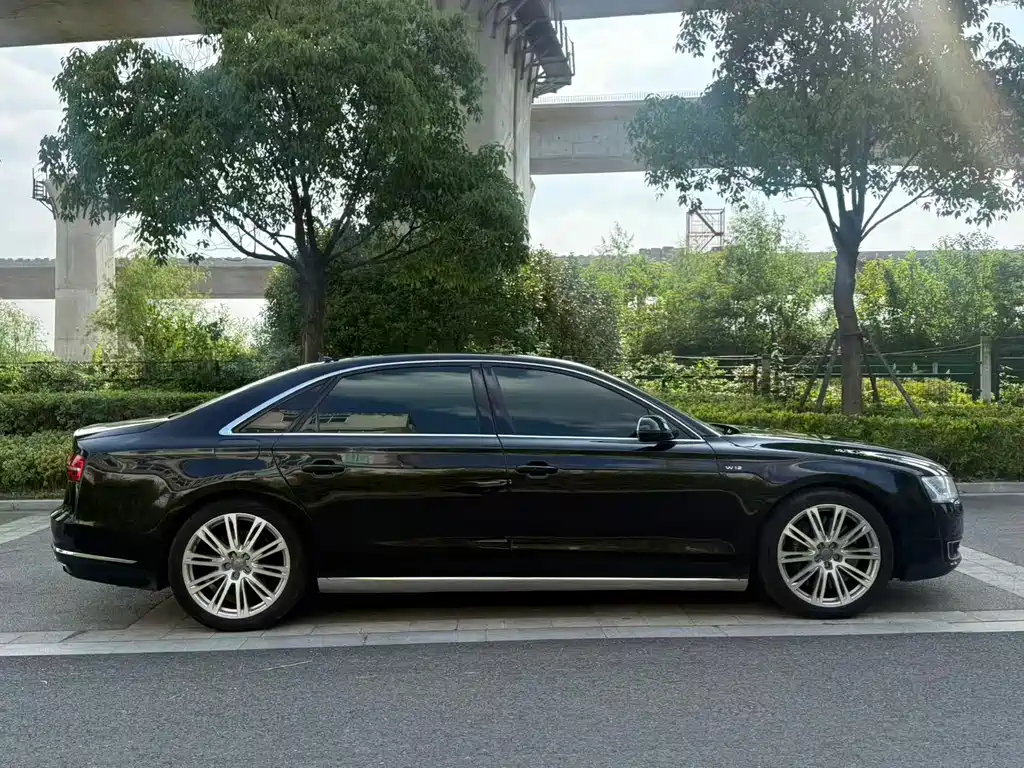 Audi A8 2012 A8L 6.3 FSI W12 quattro
