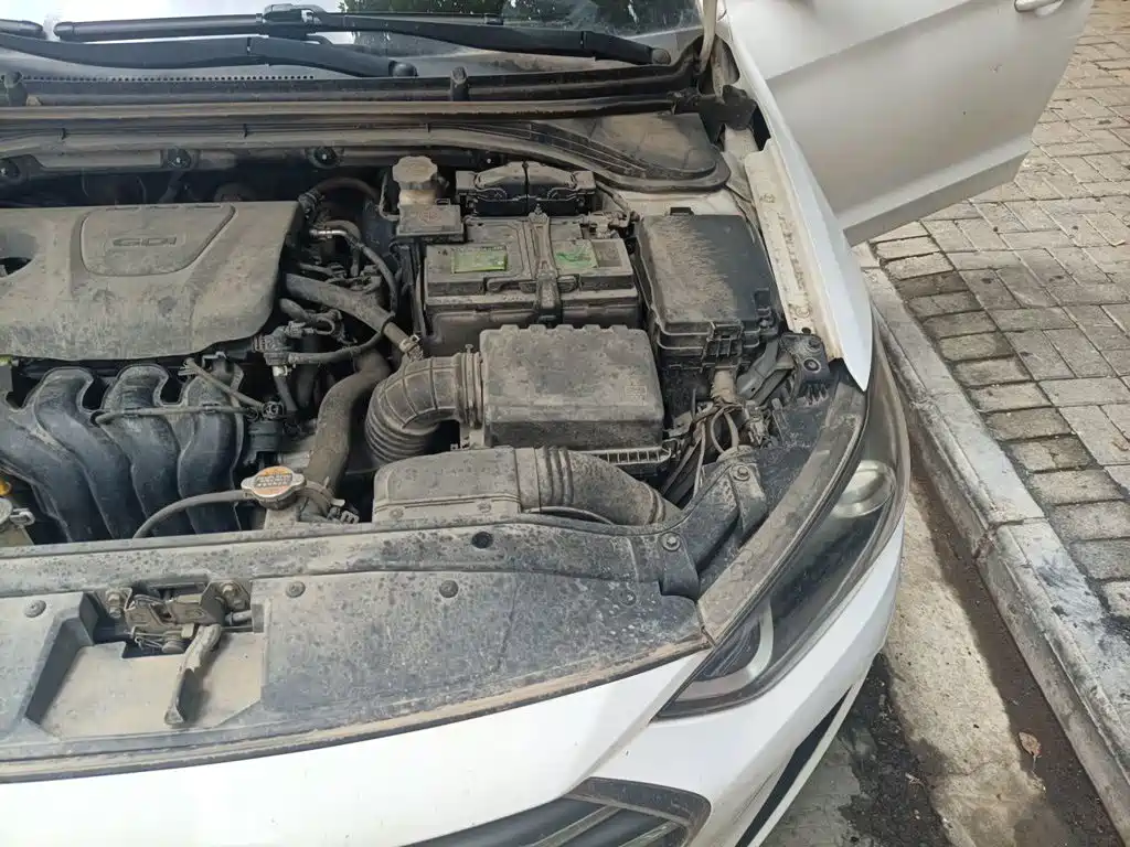 Hyundai Elantra — миниатюра 19