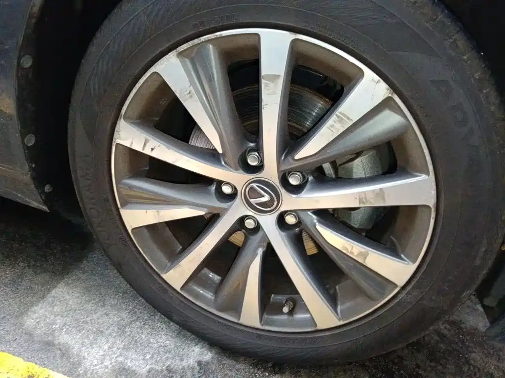 Lexus ES — миниатюра 8