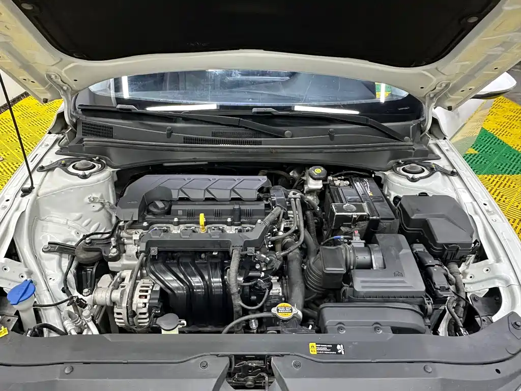 Hyundai Elantra — миниатюра 17