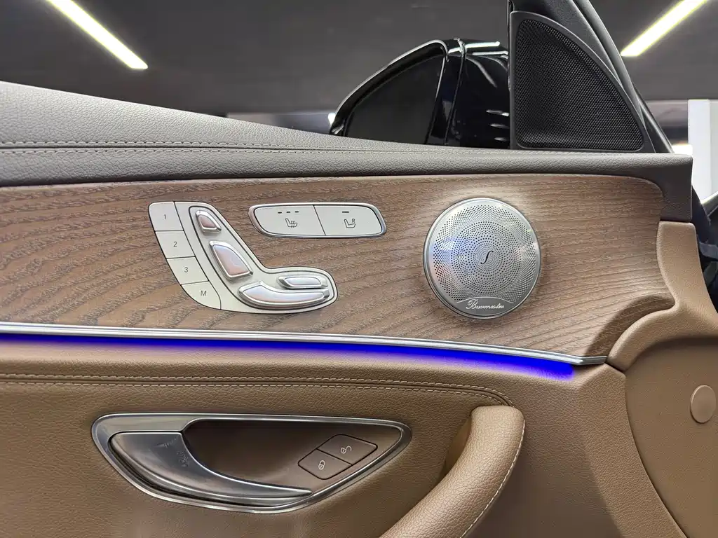 Mercedes-Benz E-Class — миниатюра 20