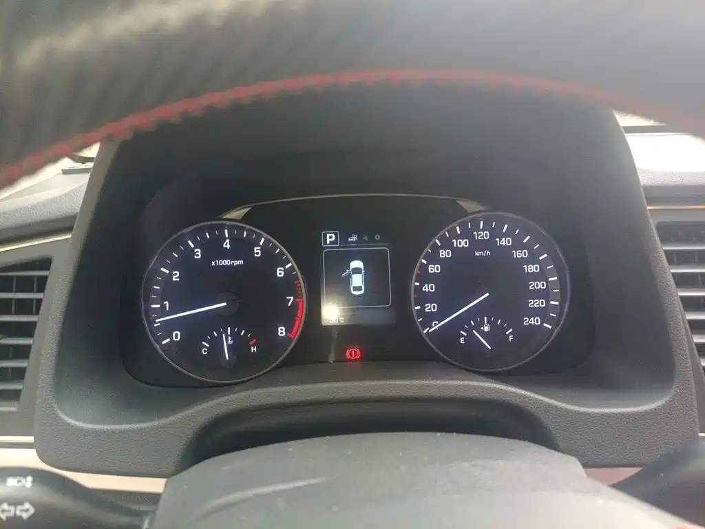 Hyundai Elantra — миниатюра 4