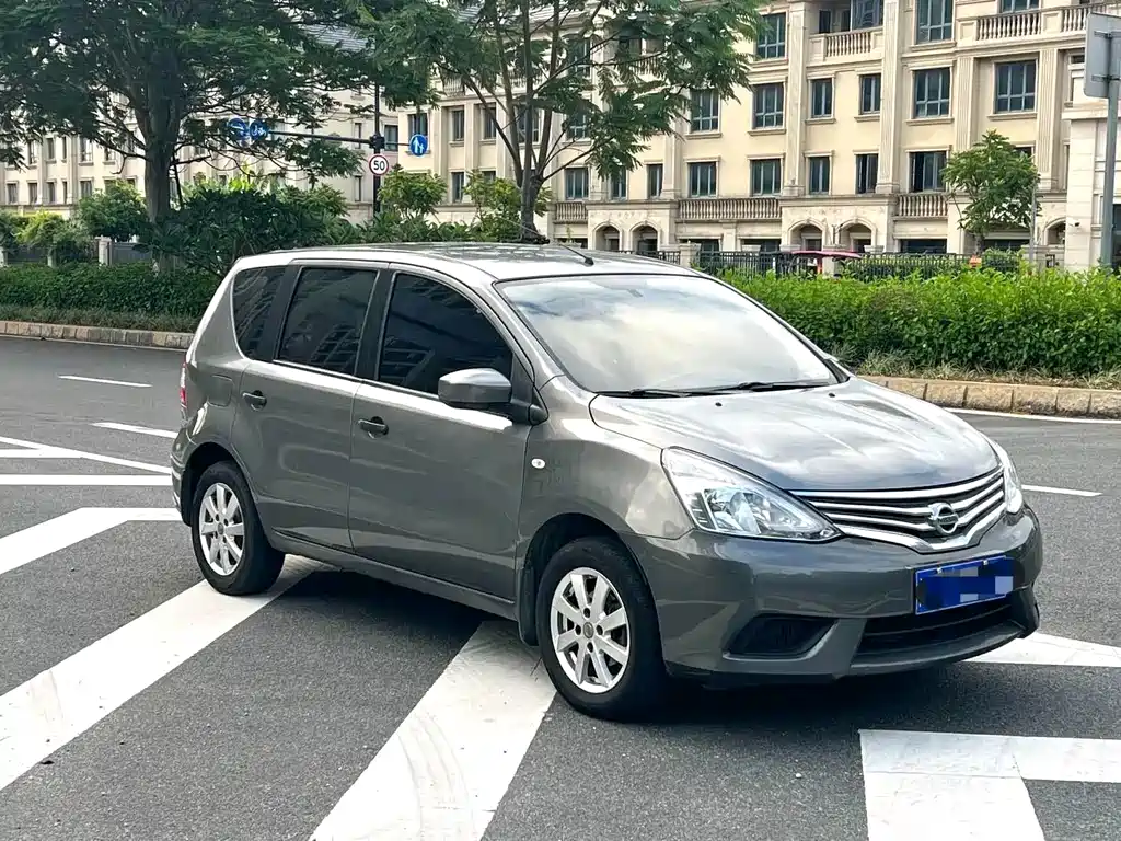 Nissan Livina — миниатюра 3