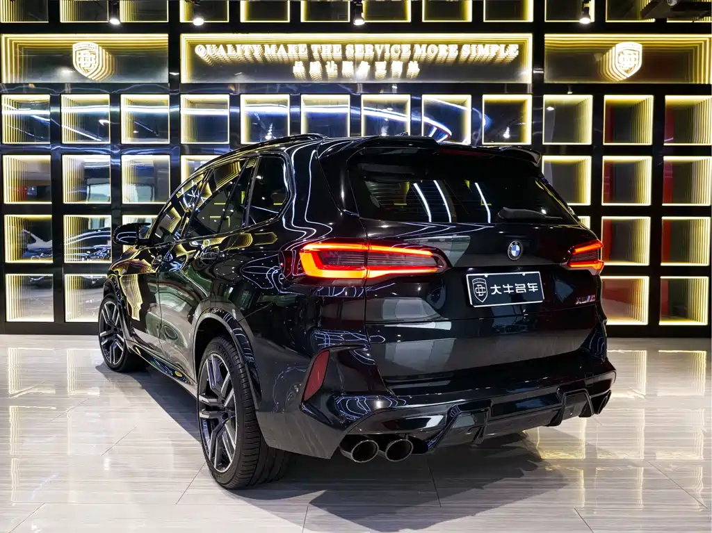 BMW  X5 M