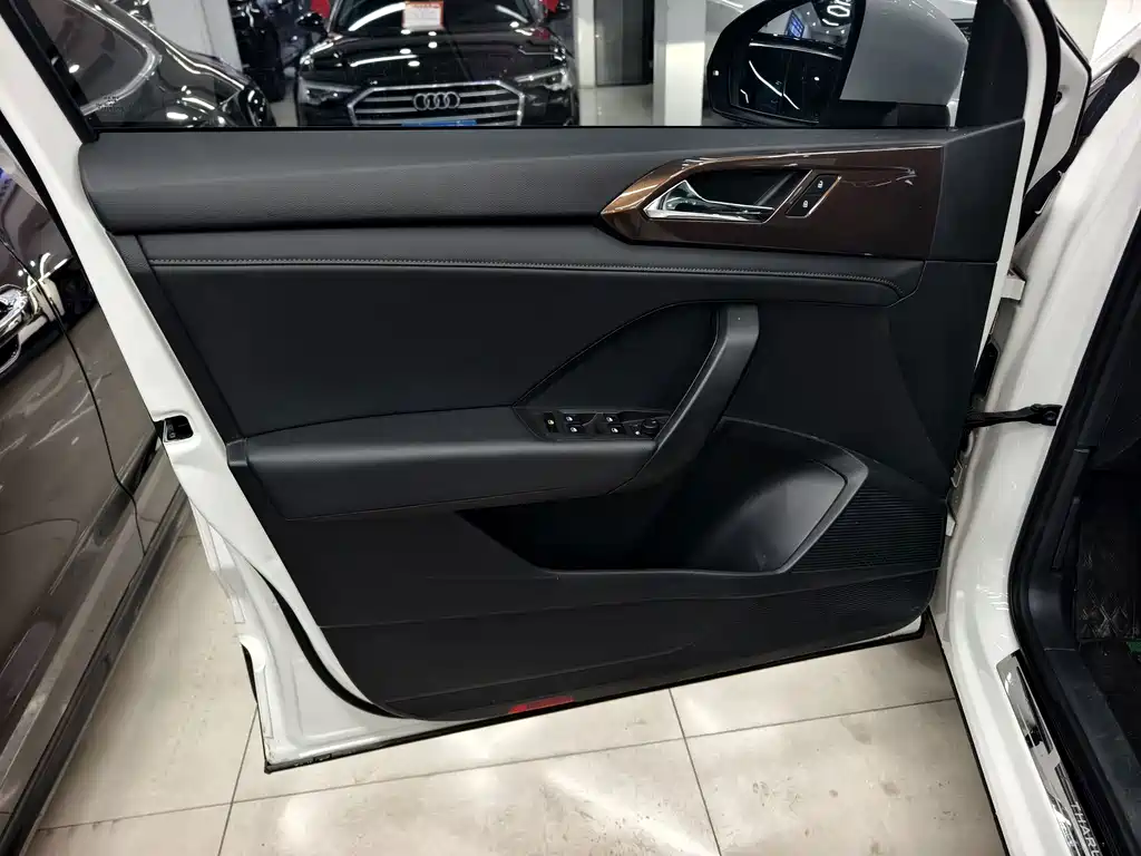 Volkswagen Tharu — миниатюра 4