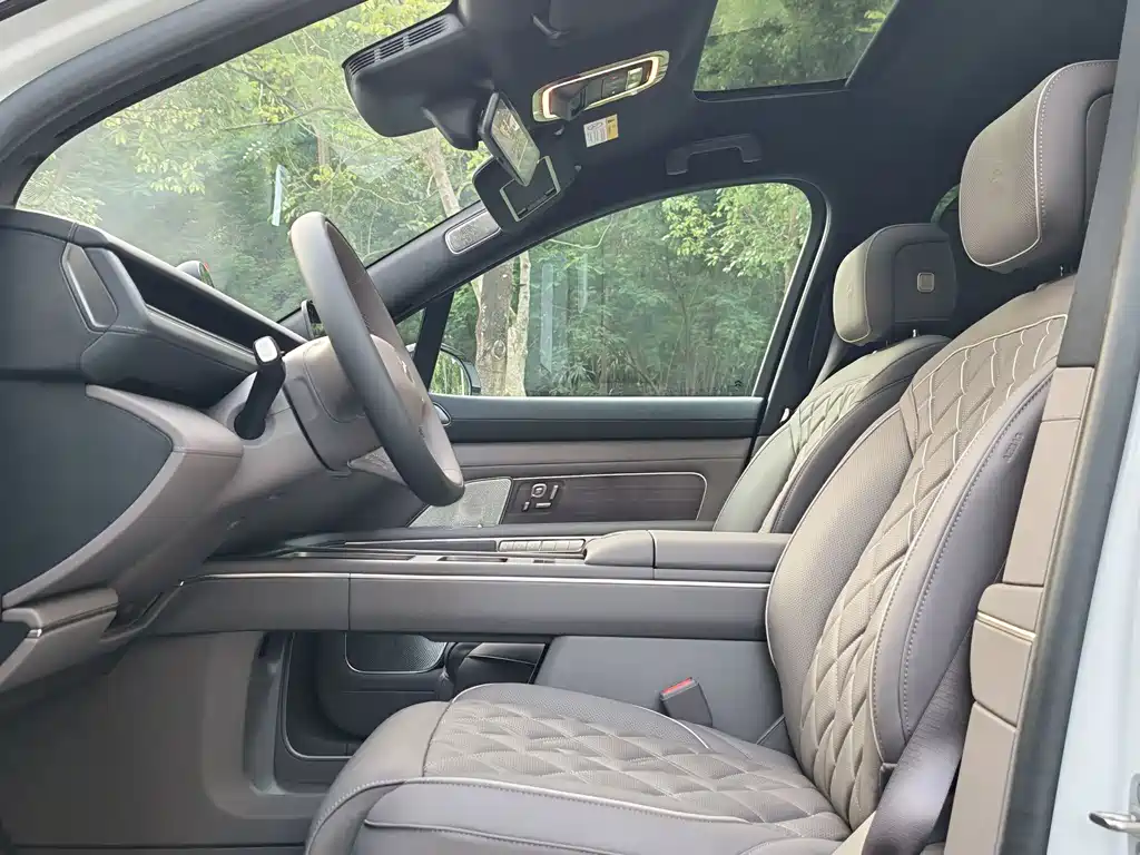 NIO ES8 2026 мест Executive Luxury