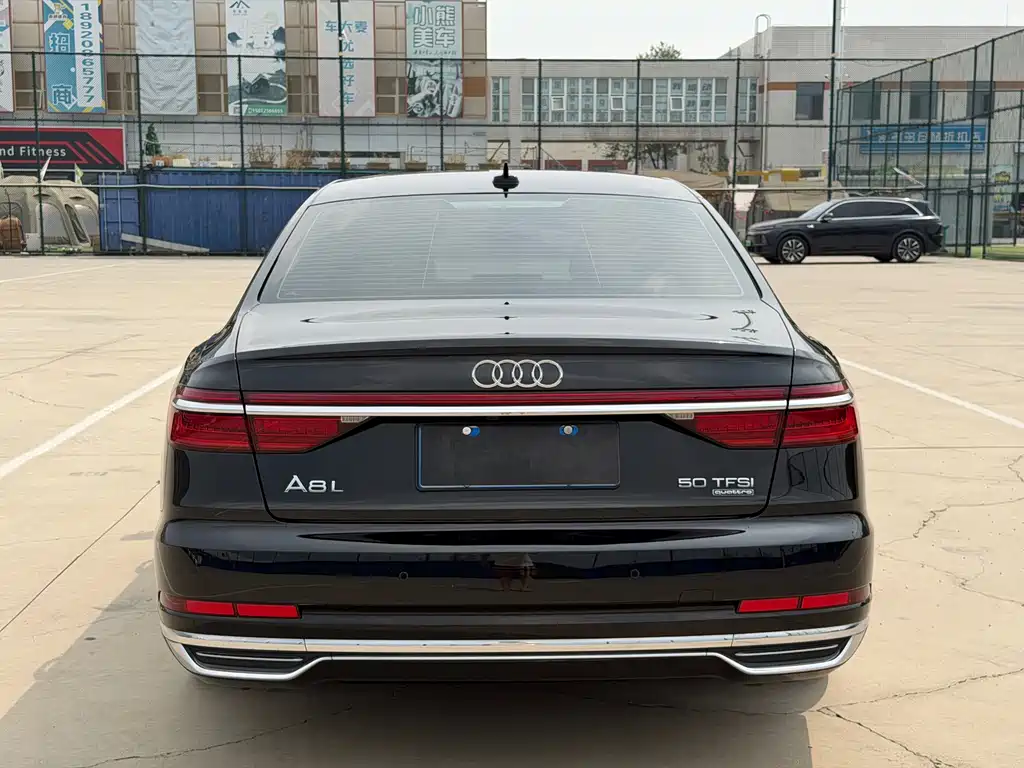 Audi A8 — миниатюра 5