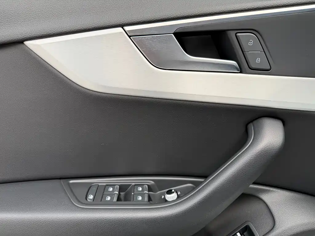 Audi A4L 2017 Plus 40 TFSI Fashion