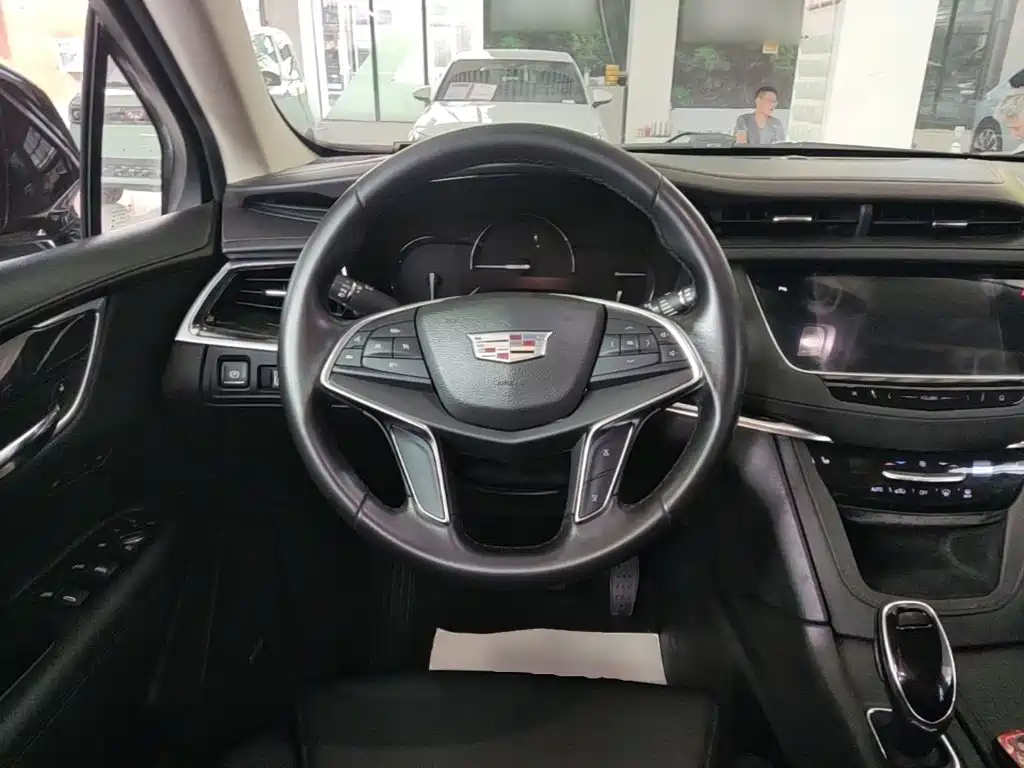 Cadillac XT5 — миниатюра 11