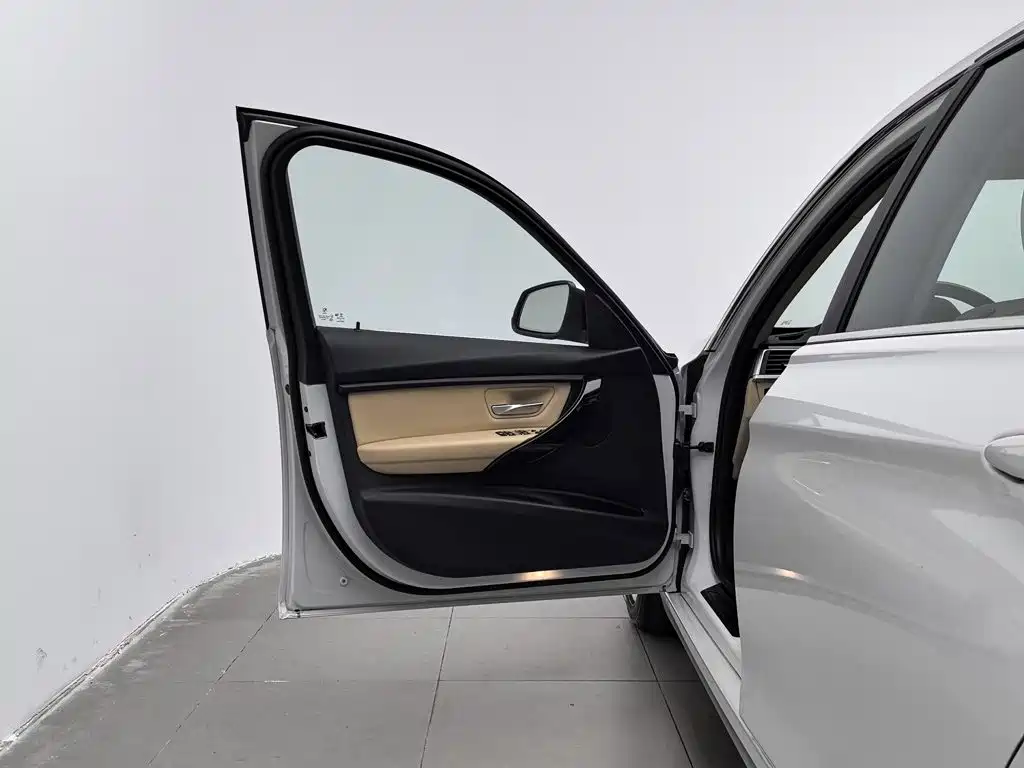 BMW 3 Series — миниатюра 8