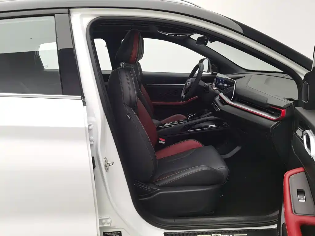 Geely Binyue — миниатюра 23
