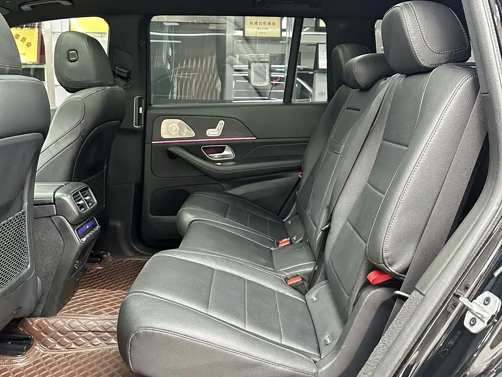 Mercedes-Benz GLS — миниатюра 11