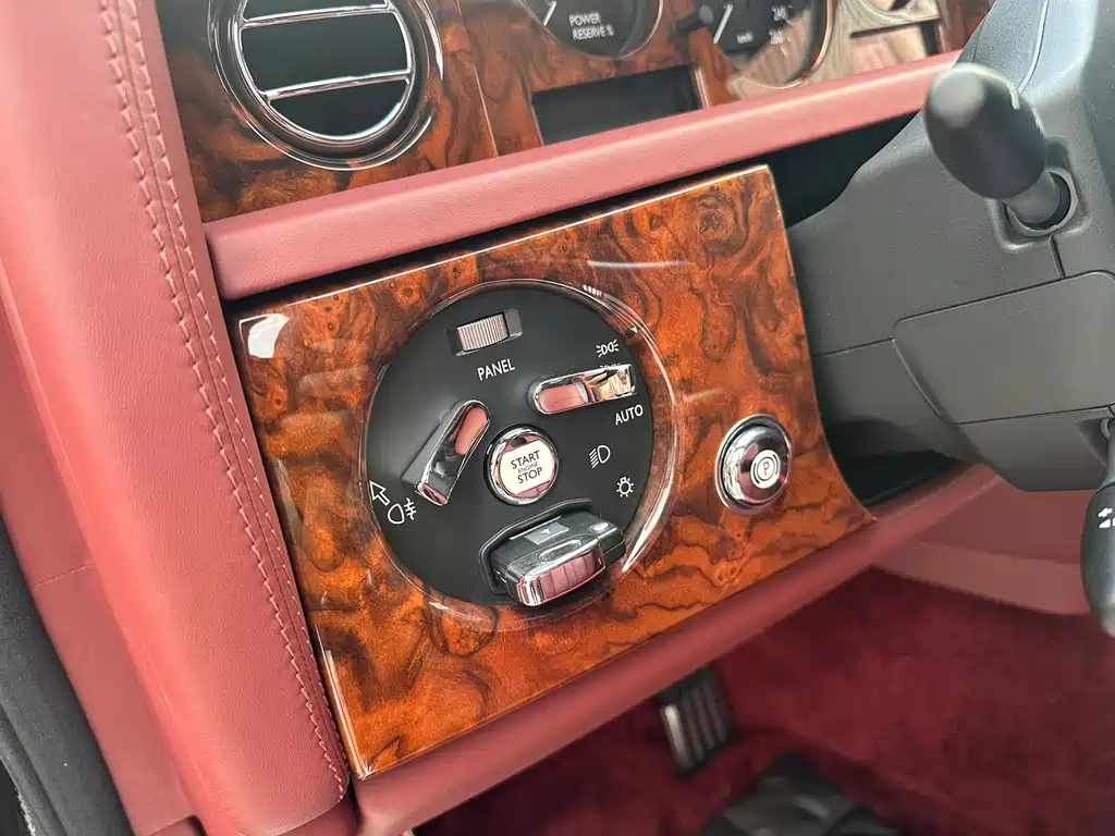 Rolls-Royce Phantom — миниатюра 6