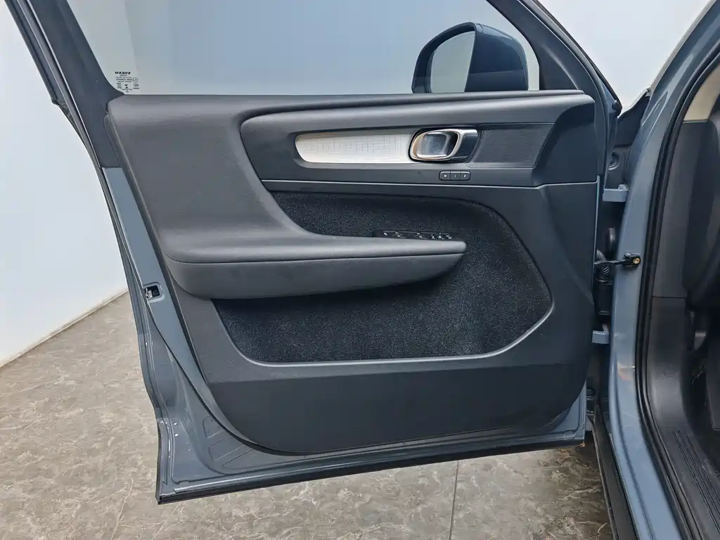 Volvo XC40 — миниатюра 19