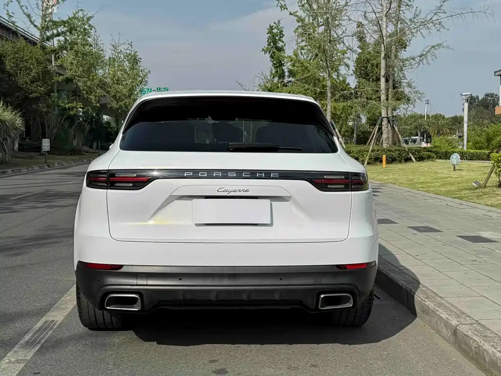 Porsche Cayenne — миниатюра 5